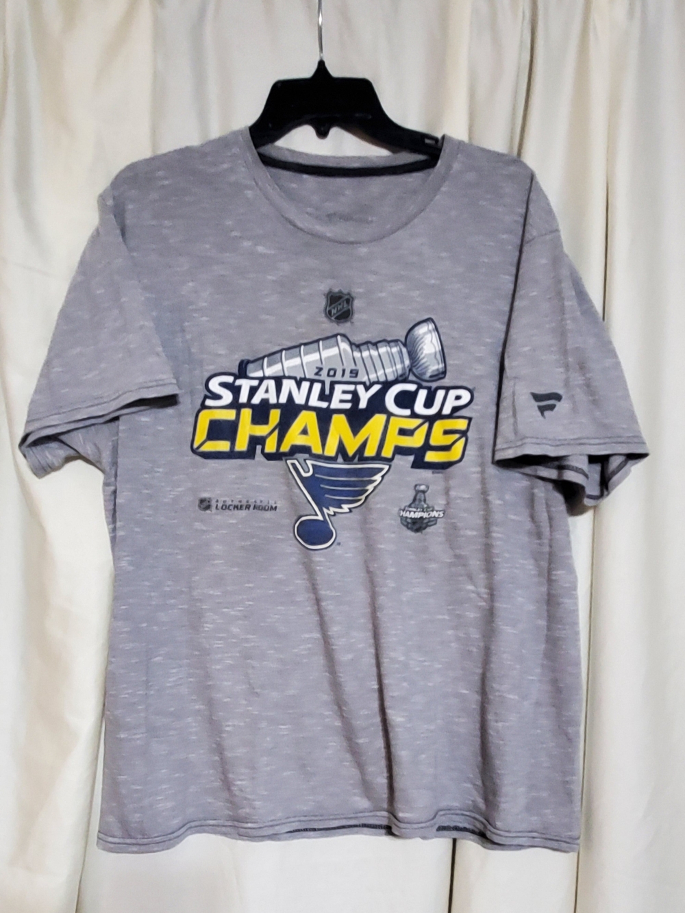 Old Navy Gray St. Louis Blues Stanley Cup Champs Tee